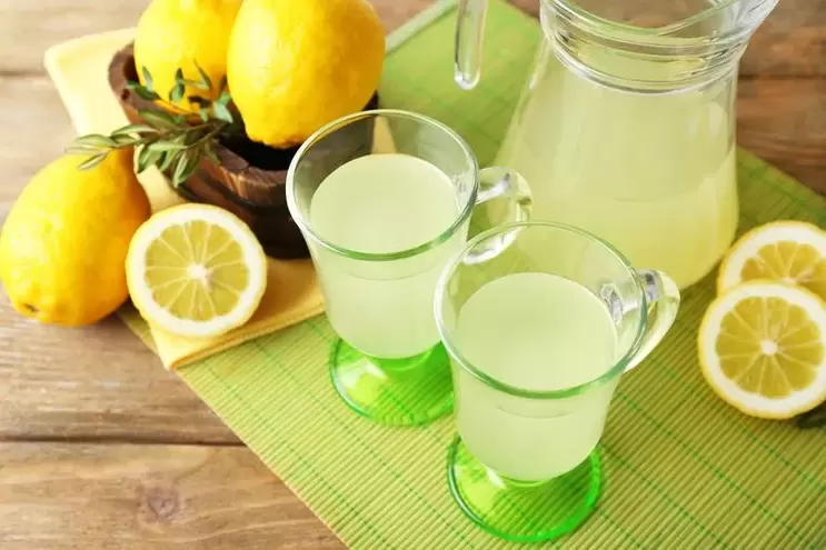 eau citronnée à boire régime